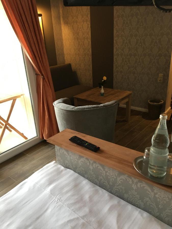 Hotel-Pension Markt-Scheune Anno 1652 블로토 외부 사진